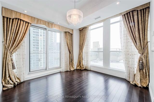 2001 - 628 Fleet St, Condo with 2 bedrooms, 2 bathrooms and 1 parking in Toronto ON | Image 9