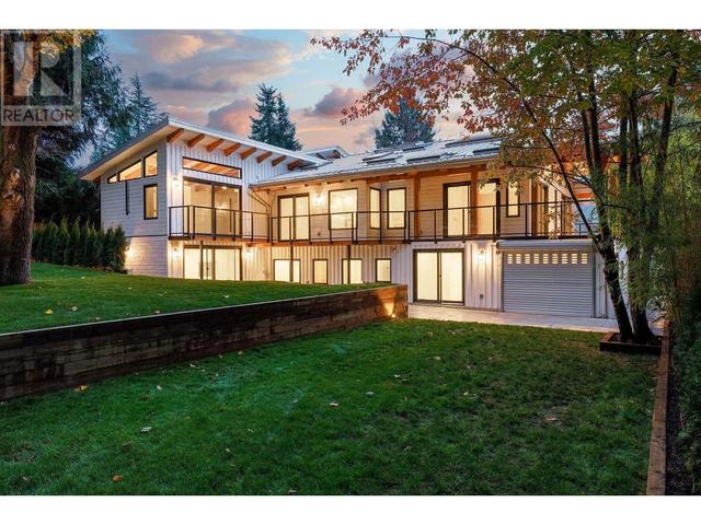 40215 Kintyre Dr, House detached with 4 bedrooms, 5 bathrooms and 2 parking in Squamish BC | Image 2