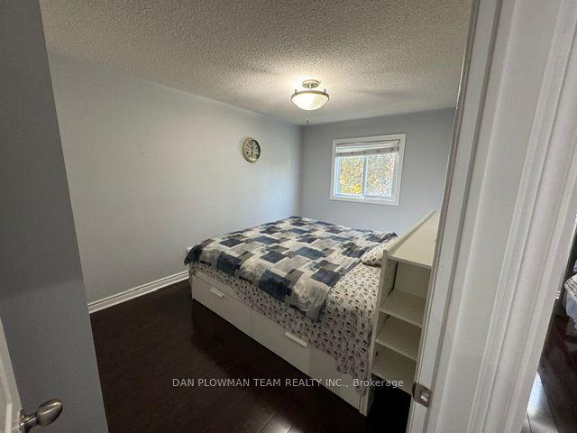 110 Heathcliffe Sq, Townhouse with 3 bedrooms, 2 bathrooms and 2 parking in Brampton ON | Image 4