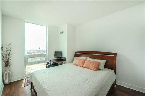 PH16 - 35 Brian Peck Cres, Condo with 2 bedrooms, 2 bathrooms and 1 parking in East York ON | Image 9