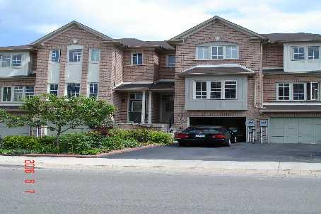 9 Harbourview Cres, House attached with 3 bedrooms, 3 bathrooms and 2 parking in Etobicoke ON | Image 1