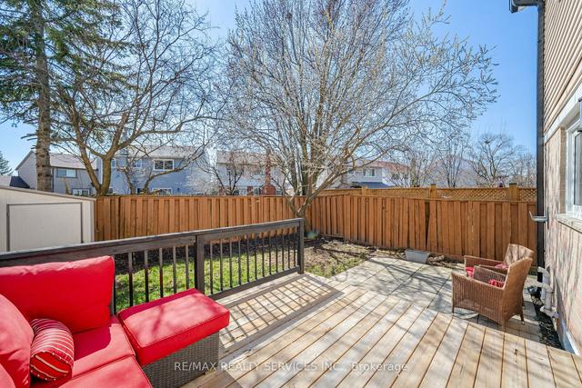 21 Courtleigh Sq, House attached with 3 bedrooms, 3 bathrooms and 3 parking in Brampton ON | Image 31