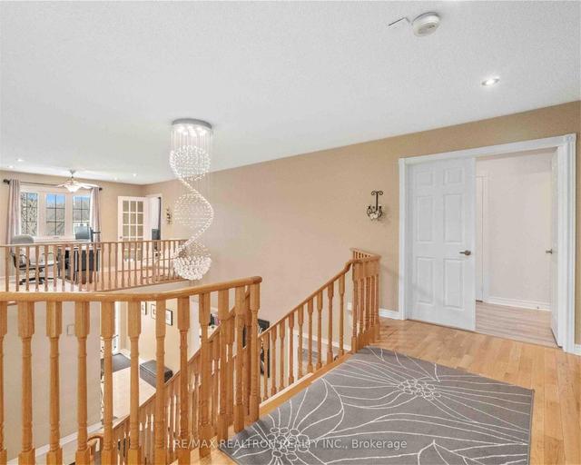 909 Damascus Crt, House detached with 5 bedrooms, 5 bathrooms and 12 parking in Newmarket ON | Image 8