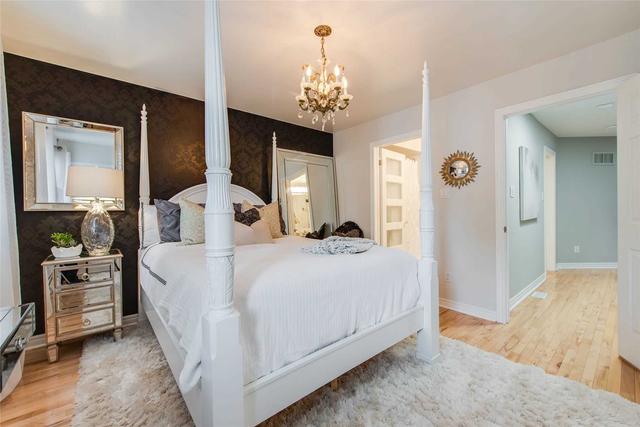 MAIN - 307B Coxwell Ave, House attached with 3 bedrooms, 1 bathrooms and 1 parking in Toronto ON | Image 15