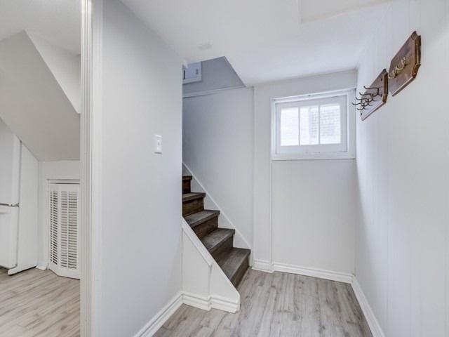 MAIN - 34 Glencrest Blvd, House detached with 2 bedrooms, 1 bathrooms and 3 parking in East York ON | Image 12