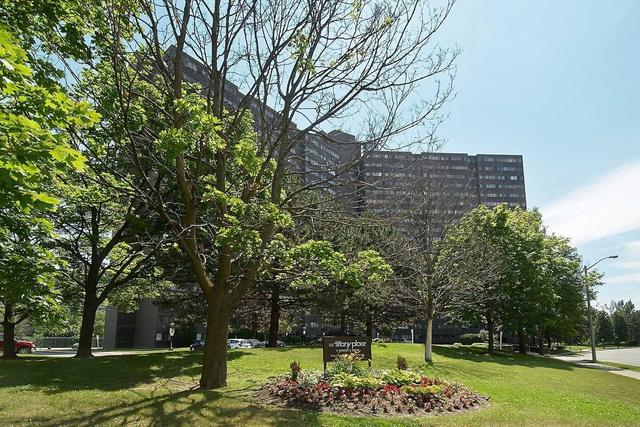 PH-19 - 11 Wincott Dr, Condo with 2 bedrooms, 1 bathrooms and 1 parking in Etobicoke ON | Image 1