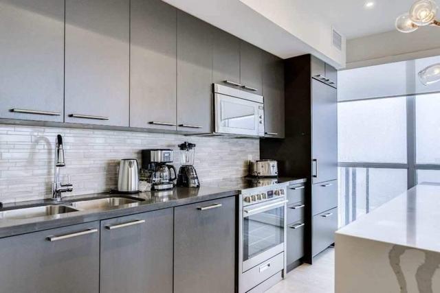 PH1 - 30 Roehampton Ave, Condo with 2 bedrooms, 2 bathrooms and 1 parking in Toronto ON | Image 8