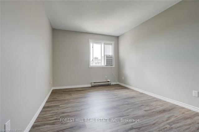 301 - 2230 Trafalgar St, Condo with 3 bedrooms, 2 bathrooms and 1 parking in London ON | Image 6