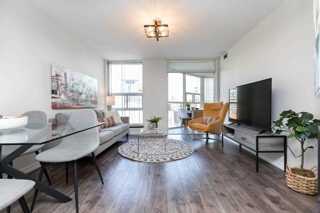 909 - 701 King St W, Condo with 2 bedrooms, 2 bathrooms and 1 parking in Toronto ON | Image 12