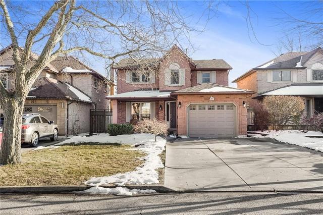 27 Gerald Cres, House detached with 4 bedrooms, 2 bathrooms and 4 parking in Stoney Creek ON | Image 2