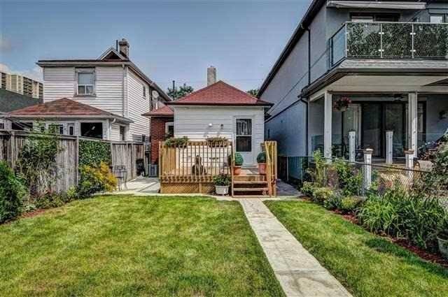 MAIN - 392 Main St, House detached with 3 bedrooms, 1 bathrooms and 2 parking in East York ON | Image 11
