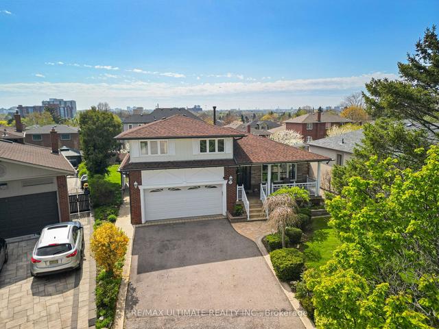 57 Veerland Dr, House detached with 5 bedrooms, 3 bathrooms and 4 parking in Toronto ON | Image 1