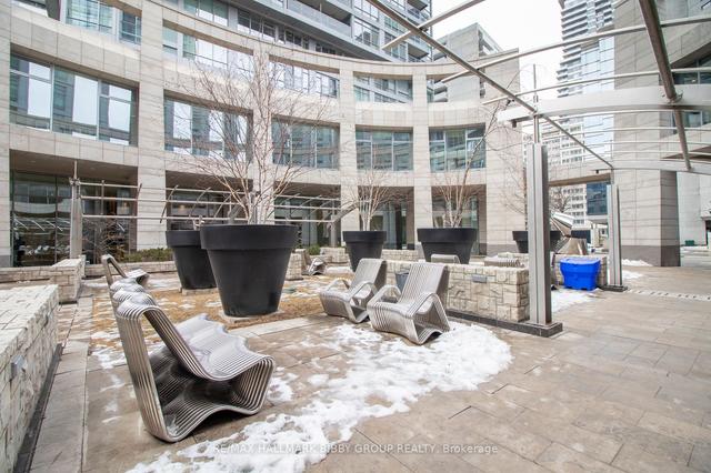 2109 - 2181 Yonge St, Condo with 2 bedrooms, 2 bathrooms and 1 parking in Toronto ON | Image 13