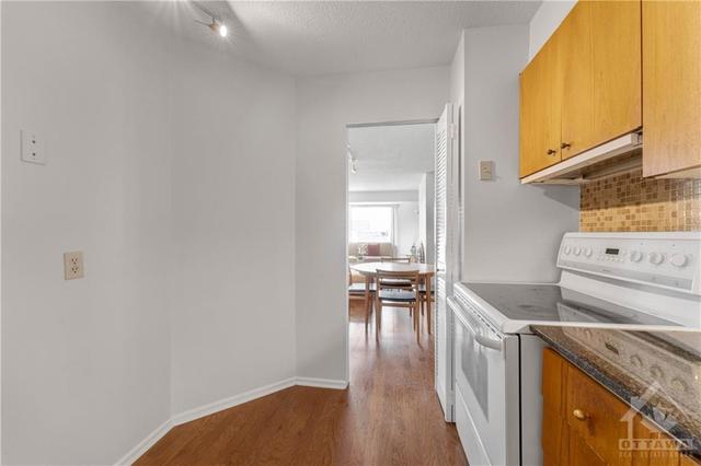 1205 - 151 Bay St, Condo with 2 bedrooms, 2 bathrooms and 1 parking in Ottawa ON | Image 15