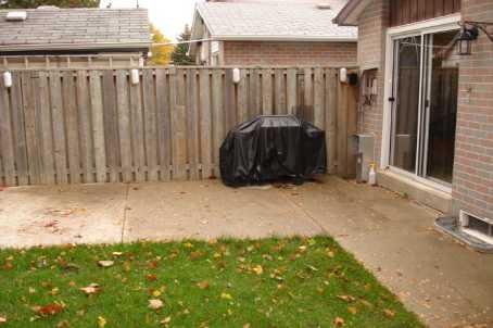 9 Hoskins Sq, House detached with 3 bedrooms, 2 bathrooms and 3 parking in Brampton ON | Image 8