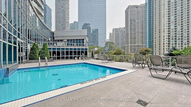 403 - 218 Queens Quay W, Condo with 1 bedrooms, 2 bathrooms and 0 parking in Toronto ON | Image 29