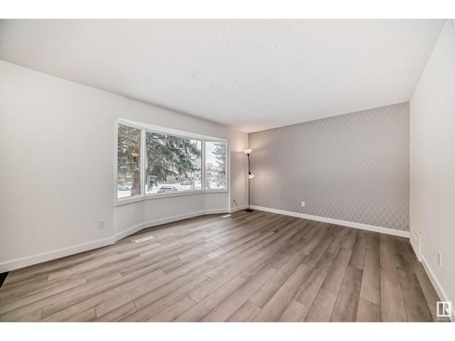 6340 - 34 A Av Nw Nw, House semidetached with 3 bedrooms, 1 bathrooms and null parking in Edmonton AB | Image 5