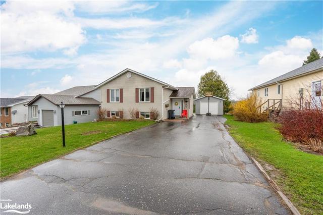 9 Keall Cres, House detached with 4 bedrooms, 2 bathrooms and 5 parking in Bracebridge ON | Image 44