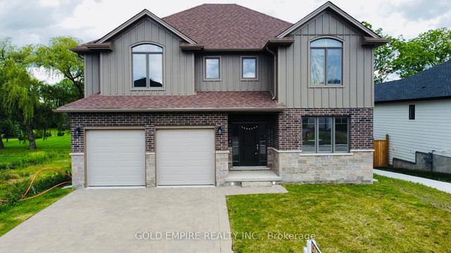 74 Royal Cres, House detached with 4 bedrooms, 4 bathrooms and 6 parking in Southwold ON | Image 1