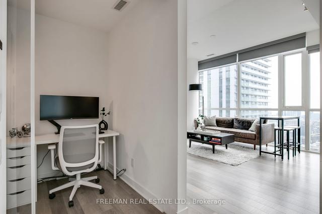 4011 - 290 Adelaide St W, Condo with 1 bedrooms, 1 bathrooms and 1 parking in Toronto ON | Image 6