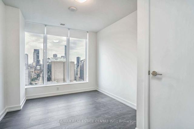 2406 - 203 College St, Condo with 2 bedrooms, 2 bathrooms and 0 parking in Toronto ON | Image 11