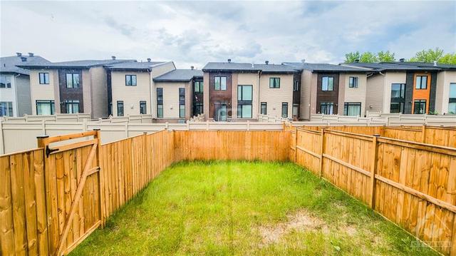 1029 Eider St, Townhouse with 3 bedrooms, 3 bathrooms and 2 parking in Ottawa ON | Image 28
