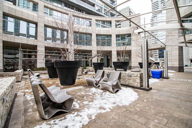 2109 - 2181 Yonge St, Condo with 2 bedrooms, 2 bathrooms and 1 parking in Toronto ON | Image 11