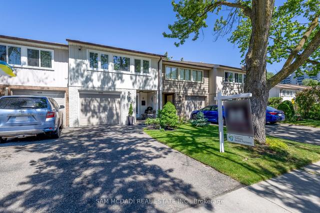 21 - 1896 Kirkwall Cres, Townhouse with 3 bedrooms, 2 bathrooms and 3 parking in Mississauga ON | Image 1