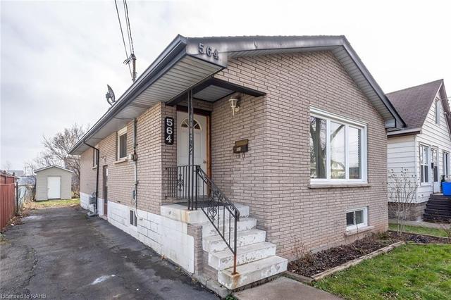 UPPER - 564 Waterloo St, House detached with 3 bedrooms, 1 bathrooms and 2 parking in Hamilton ON | Image 1