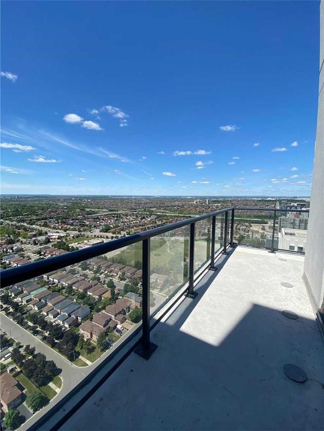 PH1 - 4055 Parkside Village Dr, Condo with 3 bedrooms, 2 bathrooms and 1 parking in Mississauga ON | Image 10