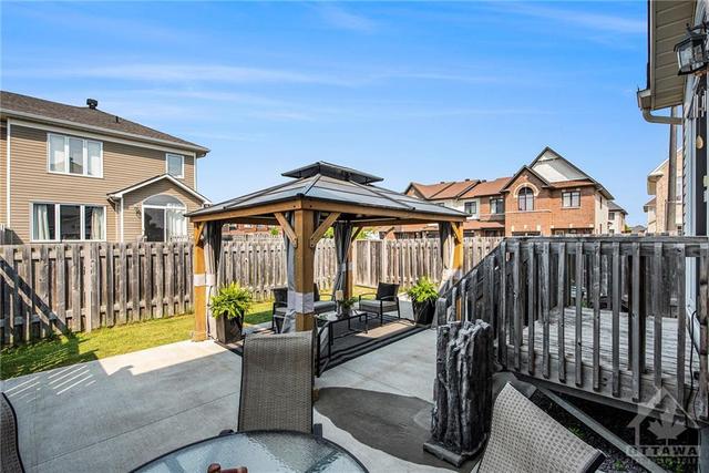 886 Ashenvale Way, Townhouse with 3 bedrooms, 3 bathrooms and 2 parking in Ottawa ON | Image 25