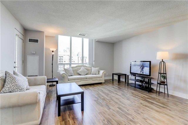 PH210 - 260 Doris Ave, Condo with 3 bedrooms, 2 bathrooms and 1 parking in North York ON | Image 9
