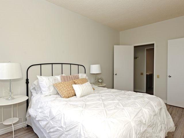 PH14 - 2460 Eglinton Ave E, Condo with 2 bedrooms, 2 bathrooms and 2 parking in Scarborough ON | Image 12