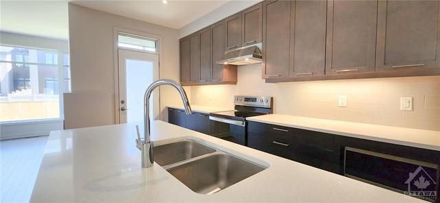 1029 Eider St, Townhouse with 3 bedrooms, 3 bathrooms and 2 parking in Ottawa ON | Image 6
