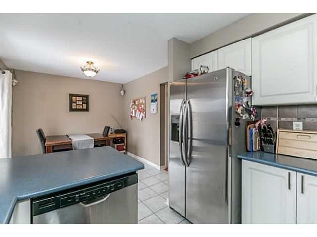 9 Gross Dr, House attached with 3 bedrooms, 3 bathrooms and 1 parking in Barrie ON | Image 7