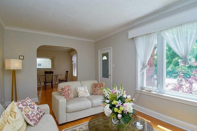 MAIN - 138 Johnston Ave, House detached with 3 bedrooms, 1 bathrooms and 2 parking in North York ON | Image 5