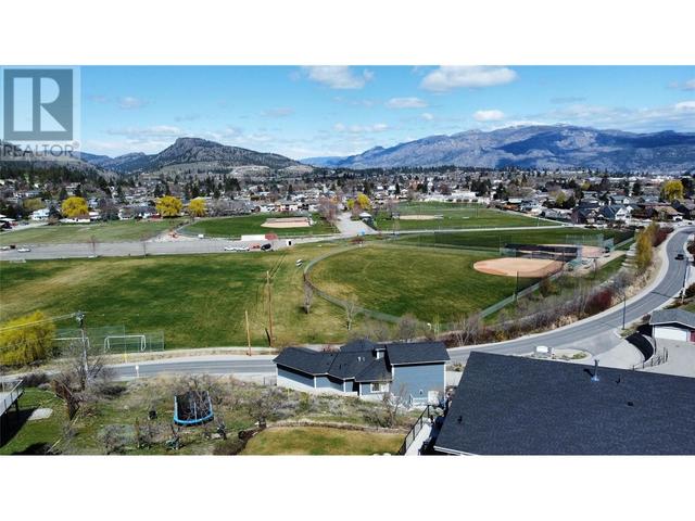 116 - 10903 Dale Meadows Rd, House detached with 5 bedrooms, 3 bathrooms and 2 parking in Summerland BC | Image 3