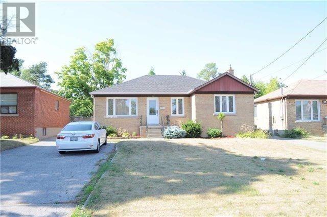 90 Brighton Ave, House detached with 3 bedrooms, 1 bathrooms and 1 parking in North York ON | Image 1