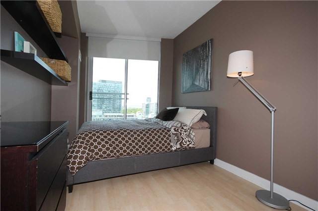 PH17 - 650 Queens Quay W, Condo with 1 bedrooms, 1 bathrooms and 1 parking in Toronto ON | Image 15