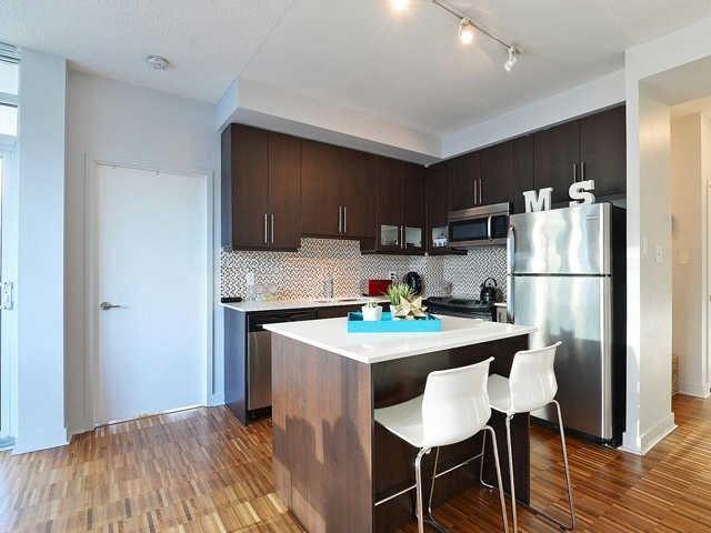 909 - 1171 Queen St W, Condo with 2 bedrooms, 2 bathrooms and 1 parking in Toronto ON | Image 4