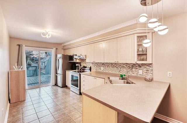 MAIN - 18 Rosedale Ave, House semidetached with 2 bedrooms, 1 bathrooms and 1 parking in Saint Catharines ON | Image 3