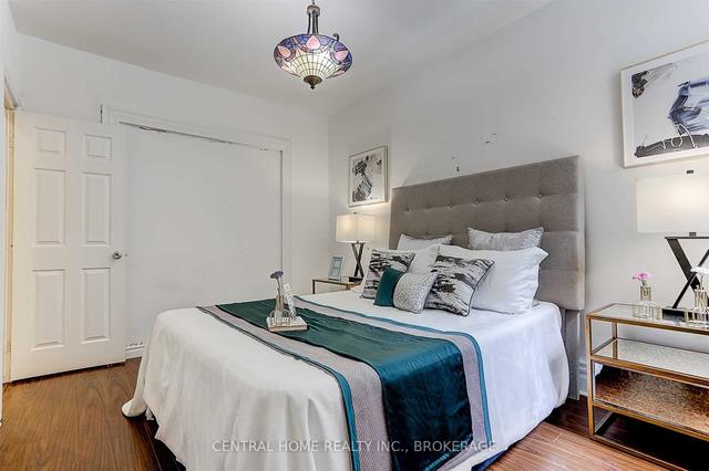 MAIN - 2179 Dundas St W, House detached with 2 bedrooms, 1 bathrooms and 0 parking in Toronto ON | Image 7