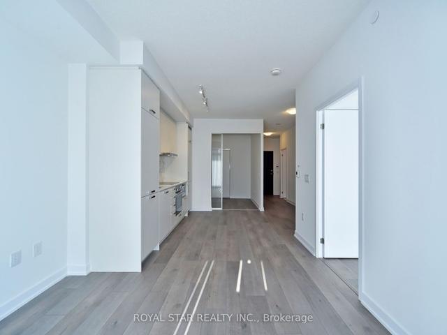 909 - 10 Honeycrisp Cres, Condo with 2 bedrooms, 2 bathrooms and 1 parking in Vaughan ON | Image 20