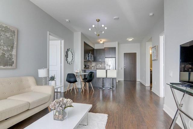 PH14 - 7608 Yonge St, Condo with 2 bedrooms, 2 bathrooms and 1 parking in Thornhill ON | Image 6