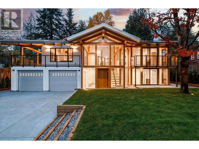 40215 Kintyre Dr, House detached with 4 bedrooms, 5 bathrooms and 2 parking in Squamish BC | Image 1