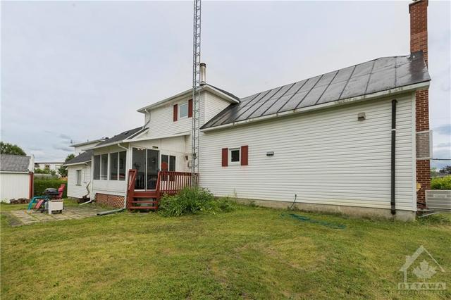 885 Lacroix Rd, Townhouse with 3 bedrooms, 2 bathrooms and 8 parking in Hammond ON | Image 29