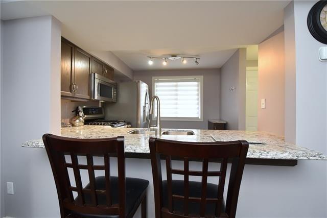 88 - 50 Lakeshore Rd, Townhouse with 3 bedrooms, 2 bathrooms and 2 parking in Saint Catharines ON | Image 3