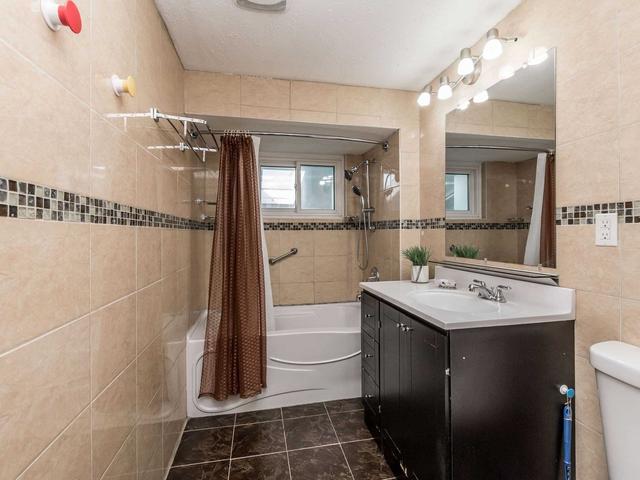 90 Brookland Dr, House detached with 3 bedrooms, 3 bathrooms and 5 parking in Brampton ON | Image 17