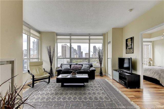 909 - 500 Sherbourne St, Condo with 2 bedrooms, 2 bathrooms and 1 parking in Toronto ON | Image 5