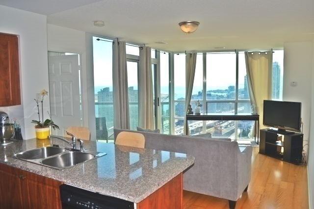PH1 - 30 Grand Trunk Cres, Condo with 1 bedrooms, 1 bathrooms and 1 parking in Toronto ON | Image 17